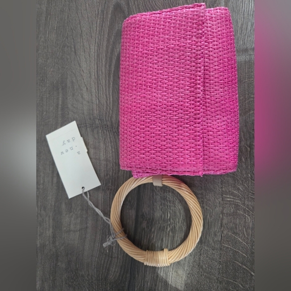 A New Day Straw Bracelet Pouch Clutch Purse NWT - Picture 2 of 5